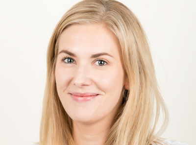 Stina, auktoriserad hudterapeut, har en internationell CIDESCO examen från Elisabethskolan. Med många års erfarenhet och bred kompetens är hon trygg, säker och noggrann i sin roll. Stina kommer närmast från den välkända Unni, Sickla. hudterapeut stockholm stureplan